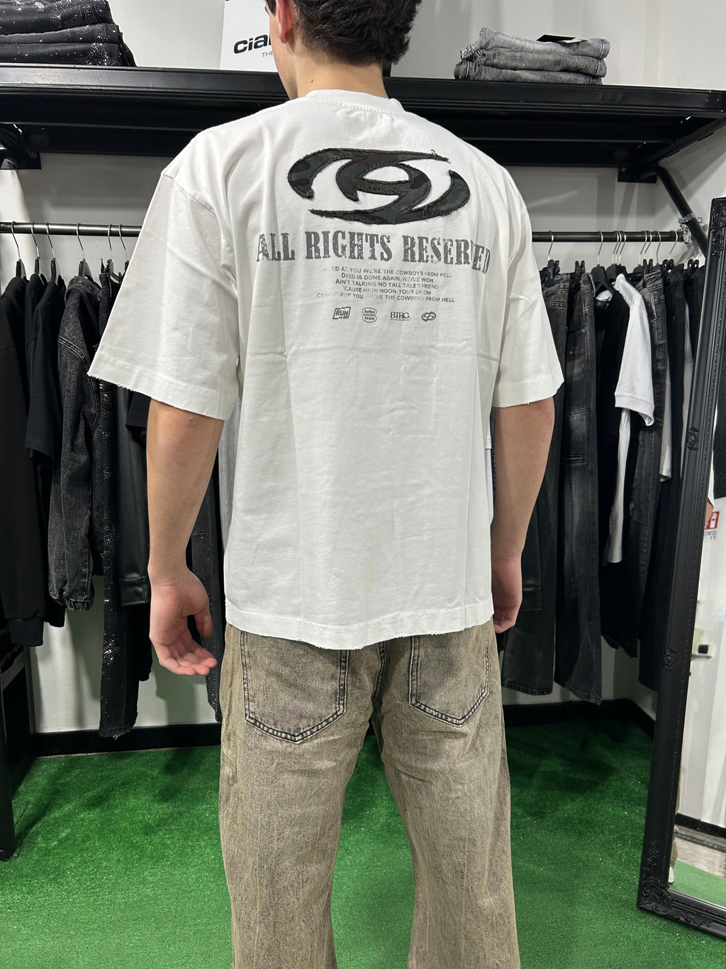 T-shirts Reserved