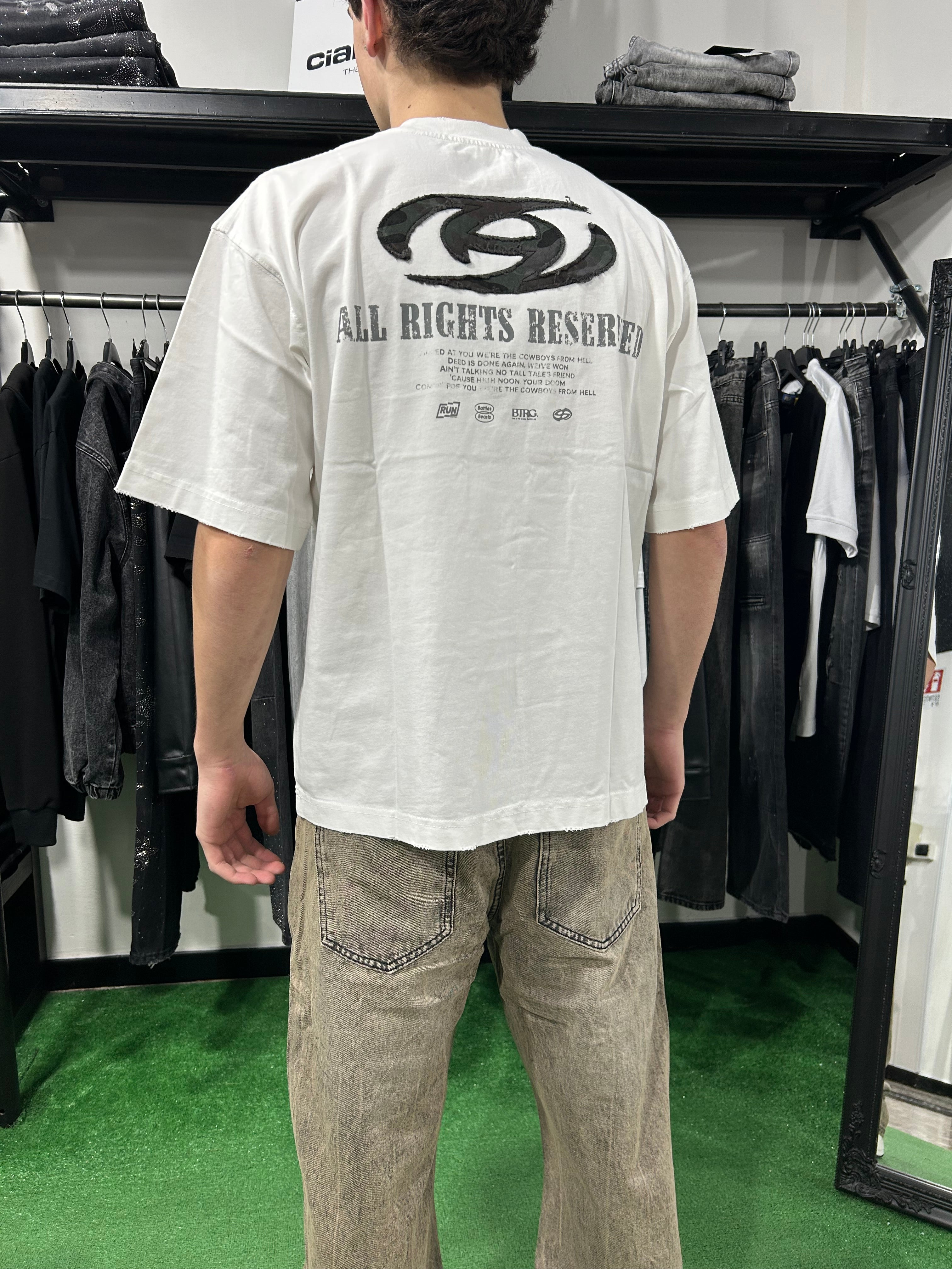 T-shirts Reserved