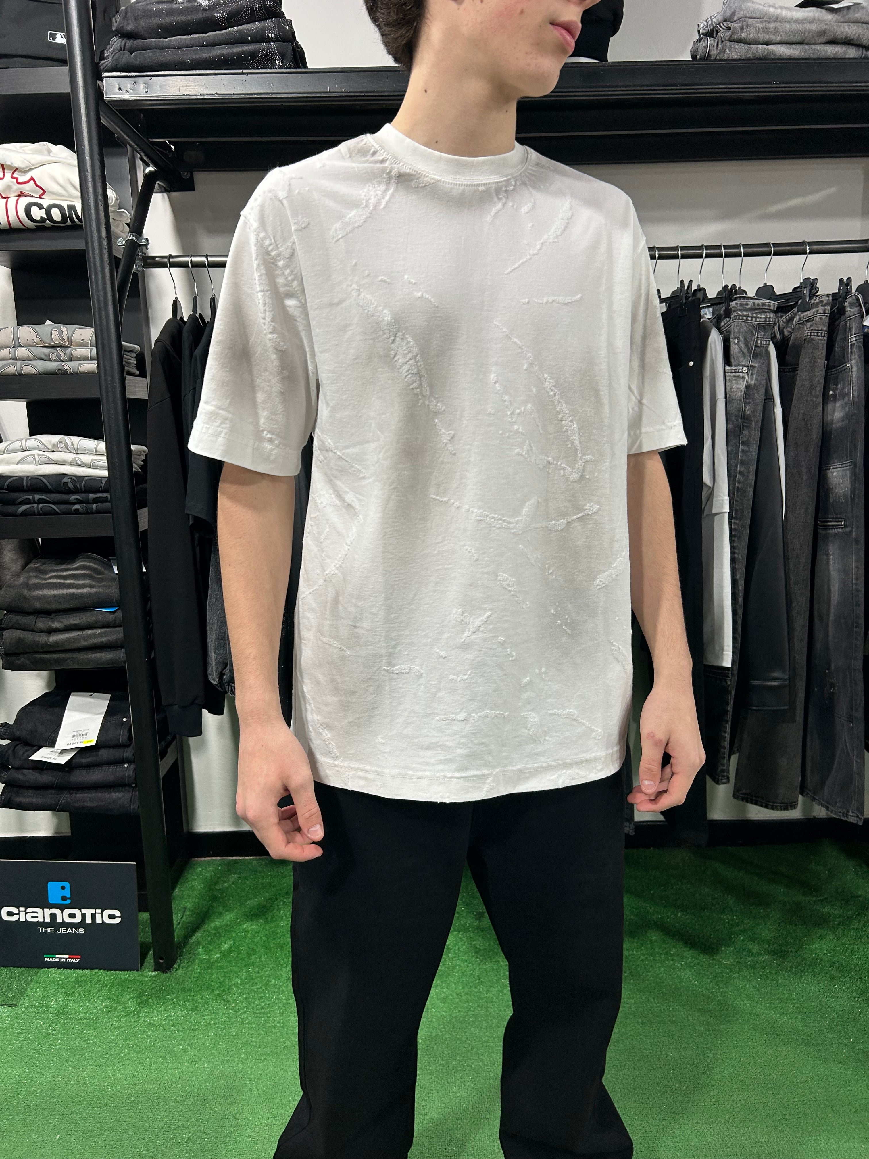 T-shirts Basic Strange