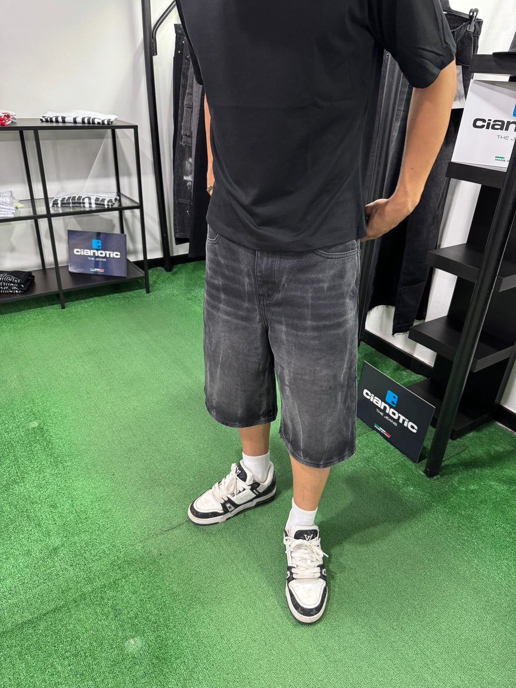 Shorts Black Texture