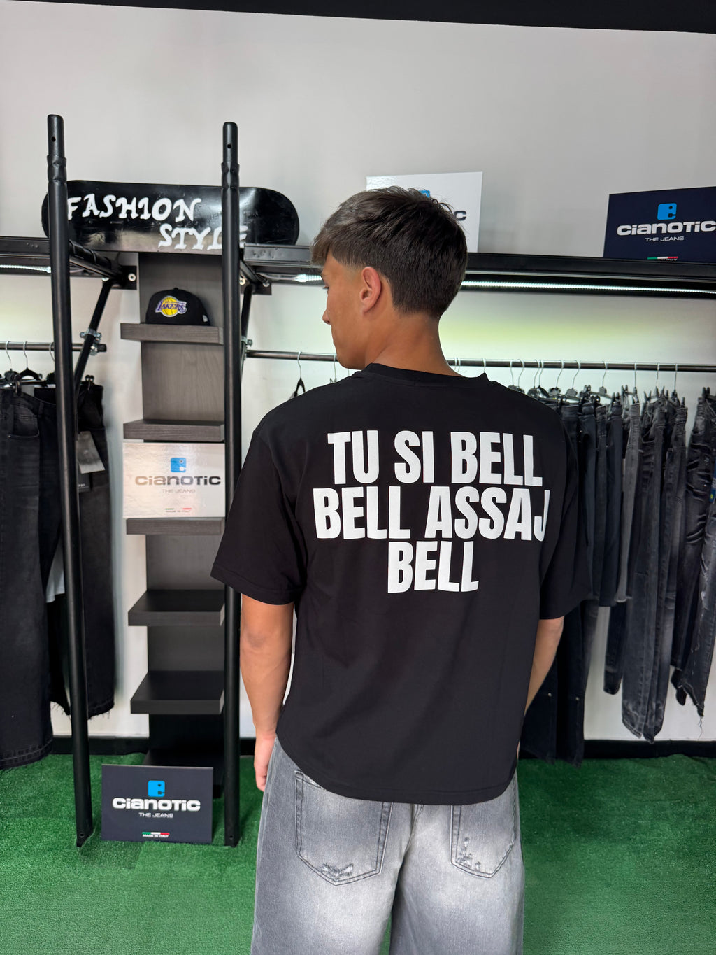 T-shirt Tu si bell